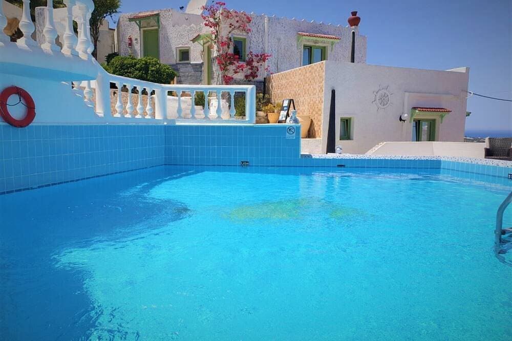 Geräumiges Zimmer in Creta für 3 Personen, mit Klimaanlage, Pool und Natur 1