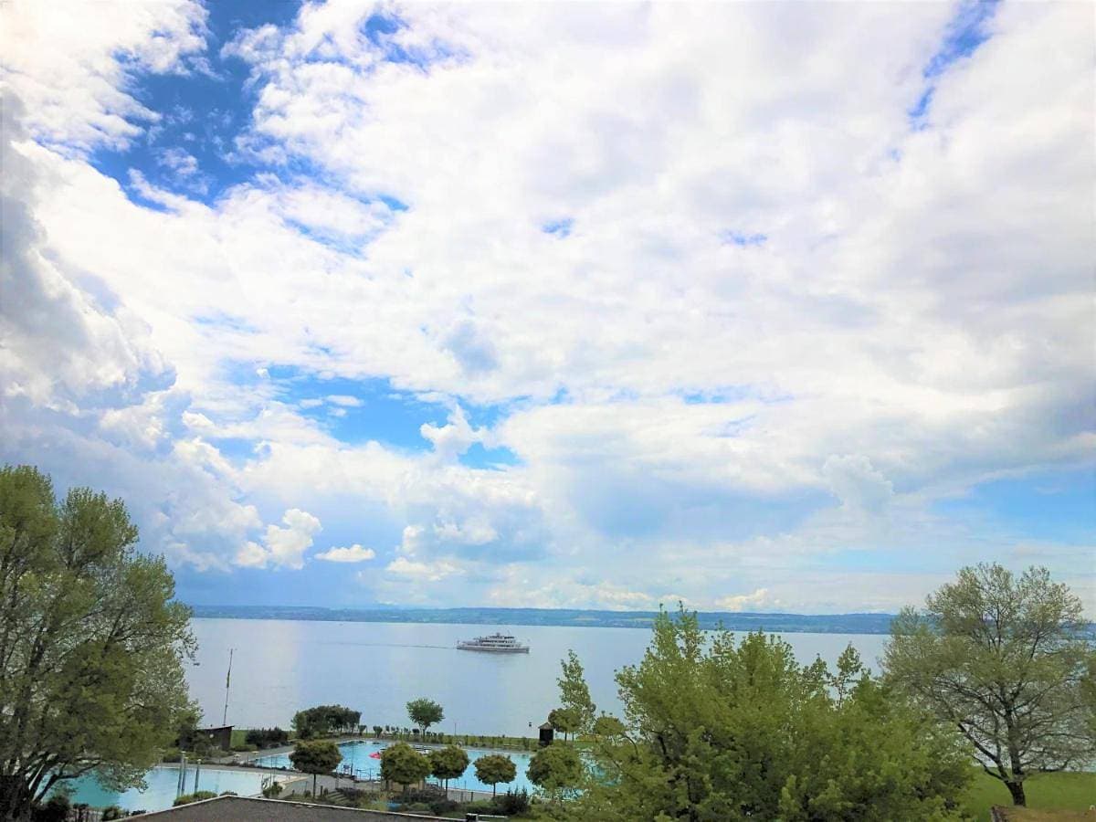 Foto 2 von 5: Apartment with Lake View