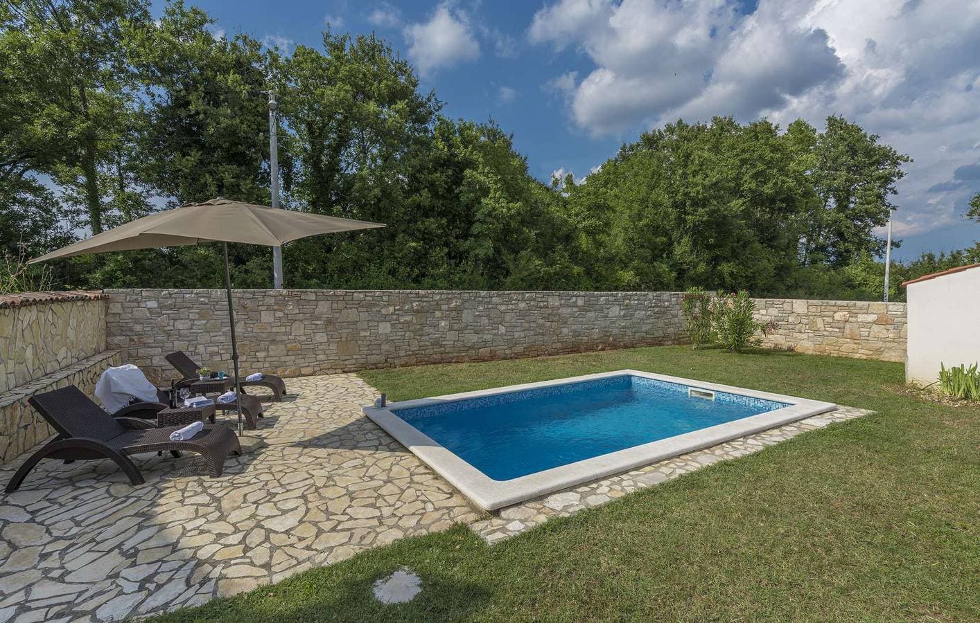 Foto 9 von 36: Ferienhaus Natura - Erholung pur für sechs Gäste mit privatem Pool