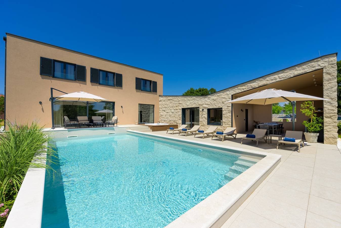 Villa Sola 1