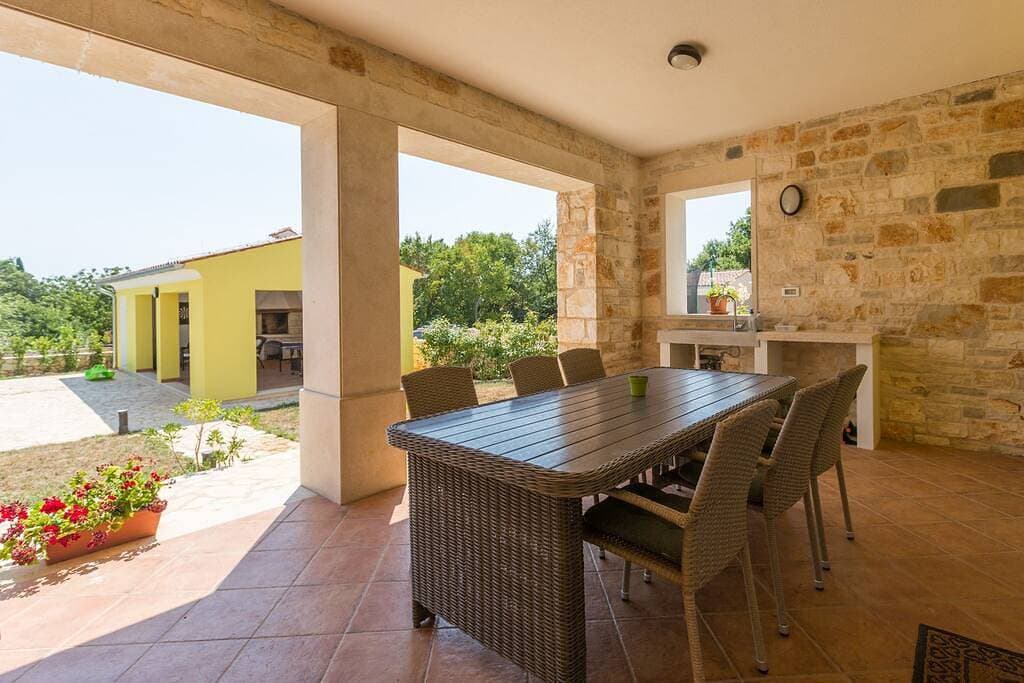 Foto 5 von 44: Villa für 6 Personen mit Garten