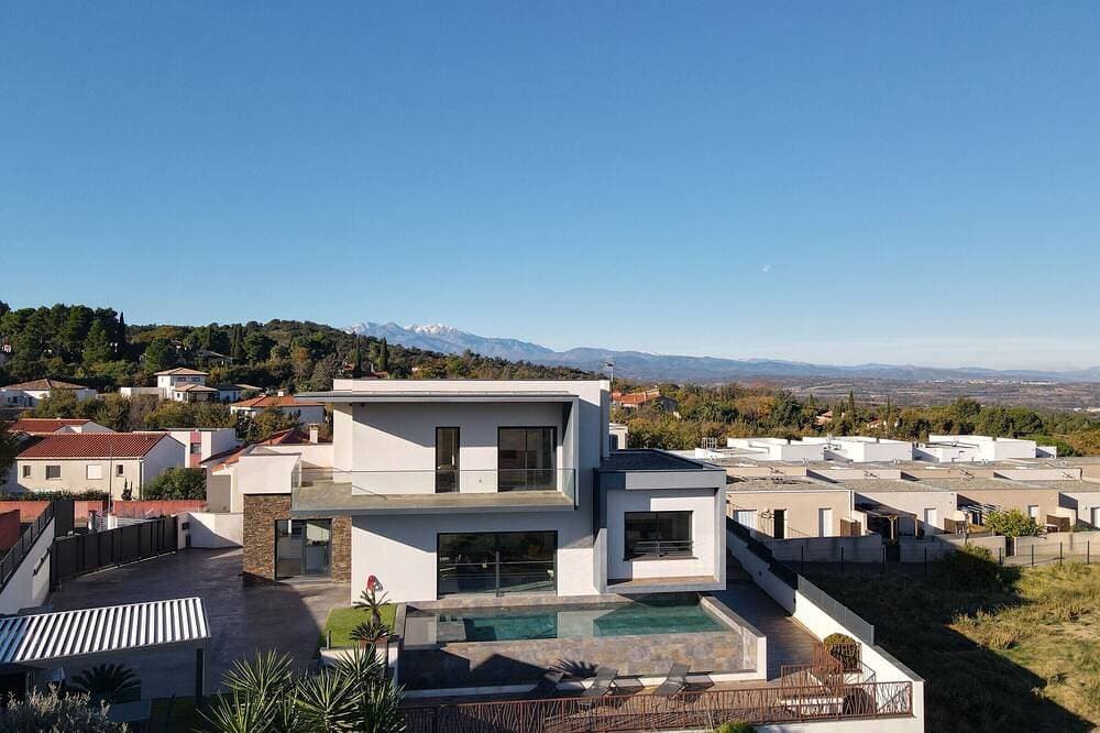 Foto 8 von 24: Zeitgenössische Villa mit privatem Infinity-Pool