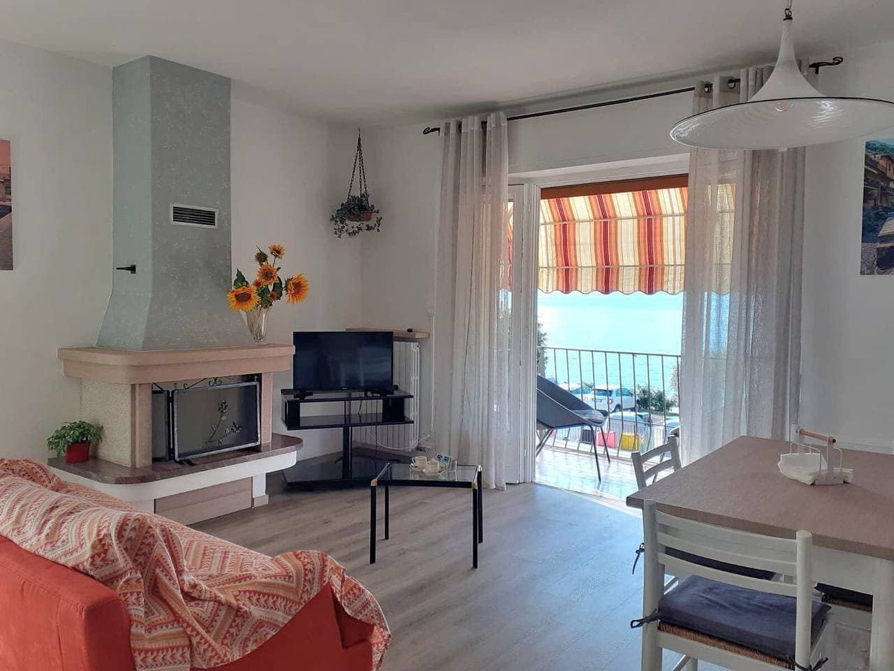 Foto 8 von 20: Ferienwohnung 'Appartamento Marilu' mit Blick auf den See, WLAN und Klimaanlage