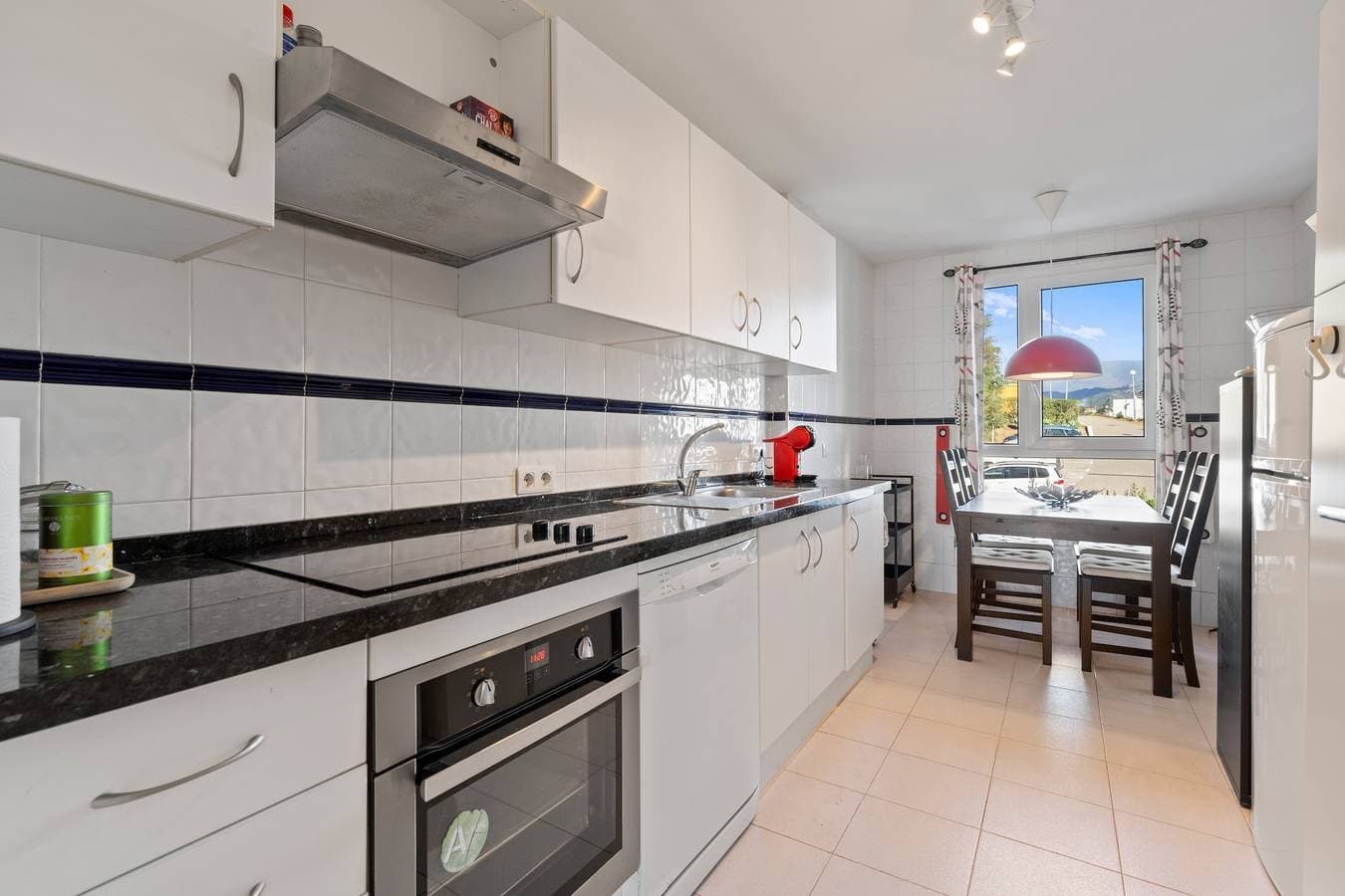 Foto 13 von 15: Ferienwohnung 'Meerblick nahe dem Strand' mit privatem Pool, Wi-Fi und Klimaanlage