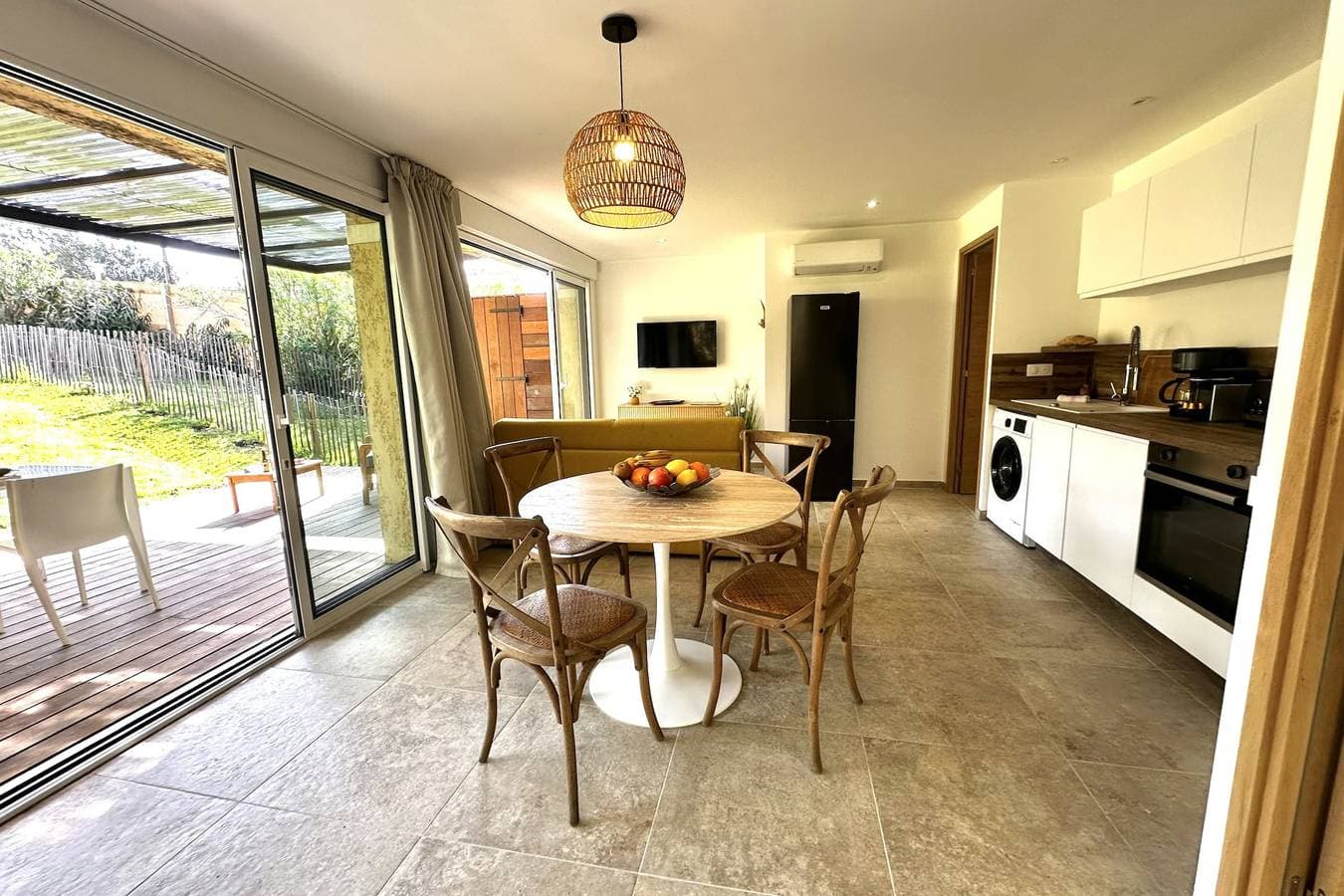 Foto 4 von 17: Ferienunterkunft Alivu, privater Garten, Grill, beheizter Pool