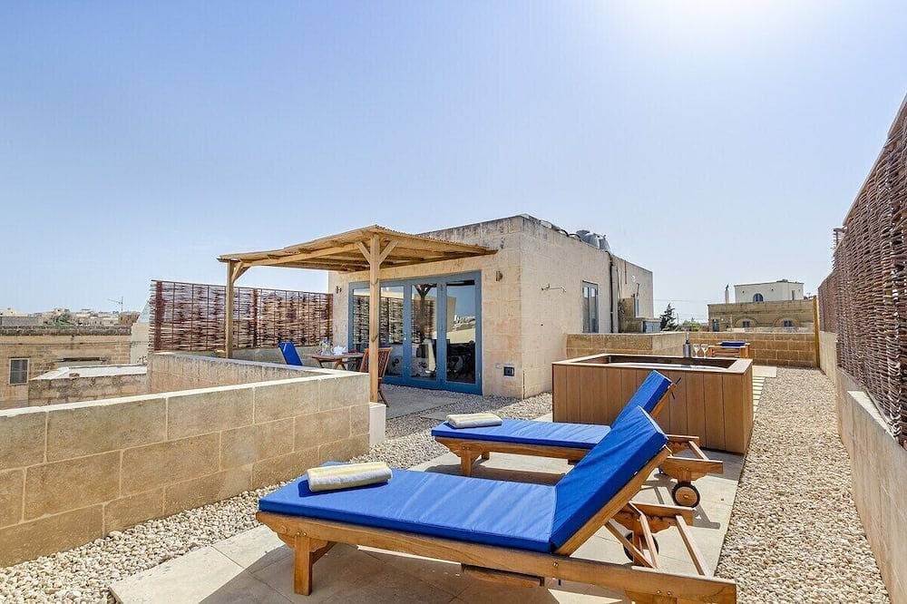 Foto 10 von 15: Gozo Ph w/private Rooftop Hot Tub, Terrace + Views