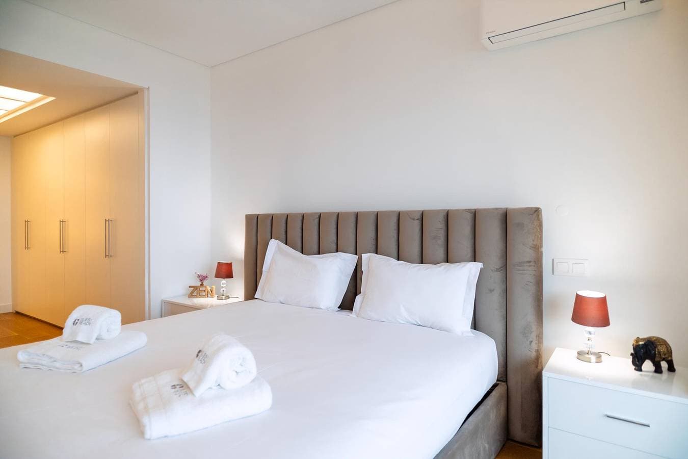 Foto 9 von 57: Ferienwohnung für 4 Personen mit Pool
