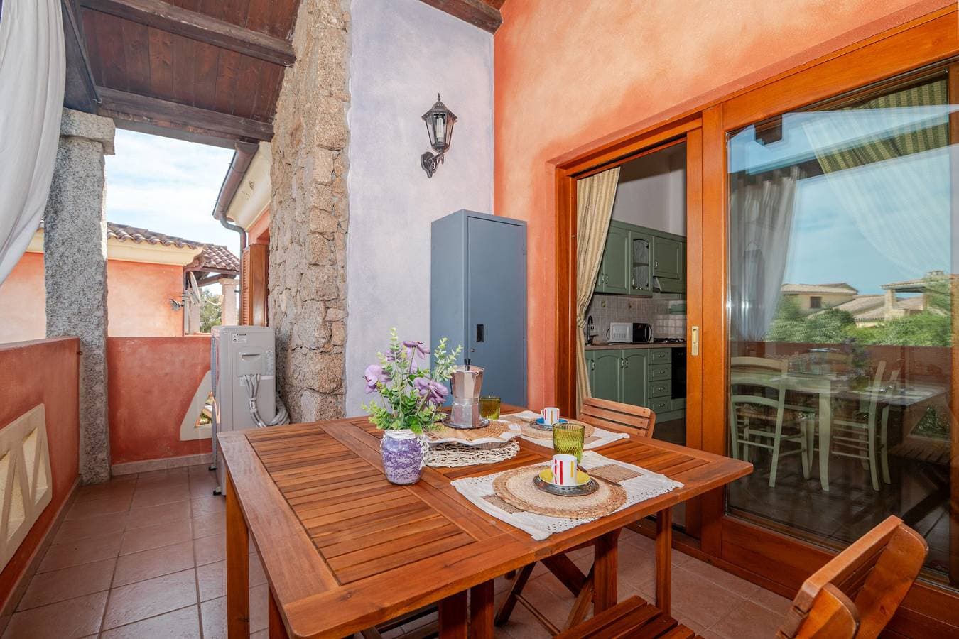 Foto 12 von 26: Apartment 'Trilocale I Graniti San Teodoro' mit privater Terrasse und Klimaanlage