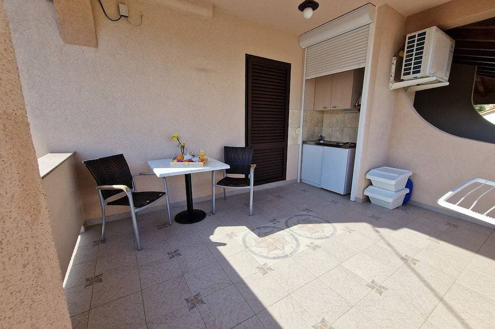 Foto 11 von 14: Studio Appartement mit Terrasse und Meerblick Kampor, Rab