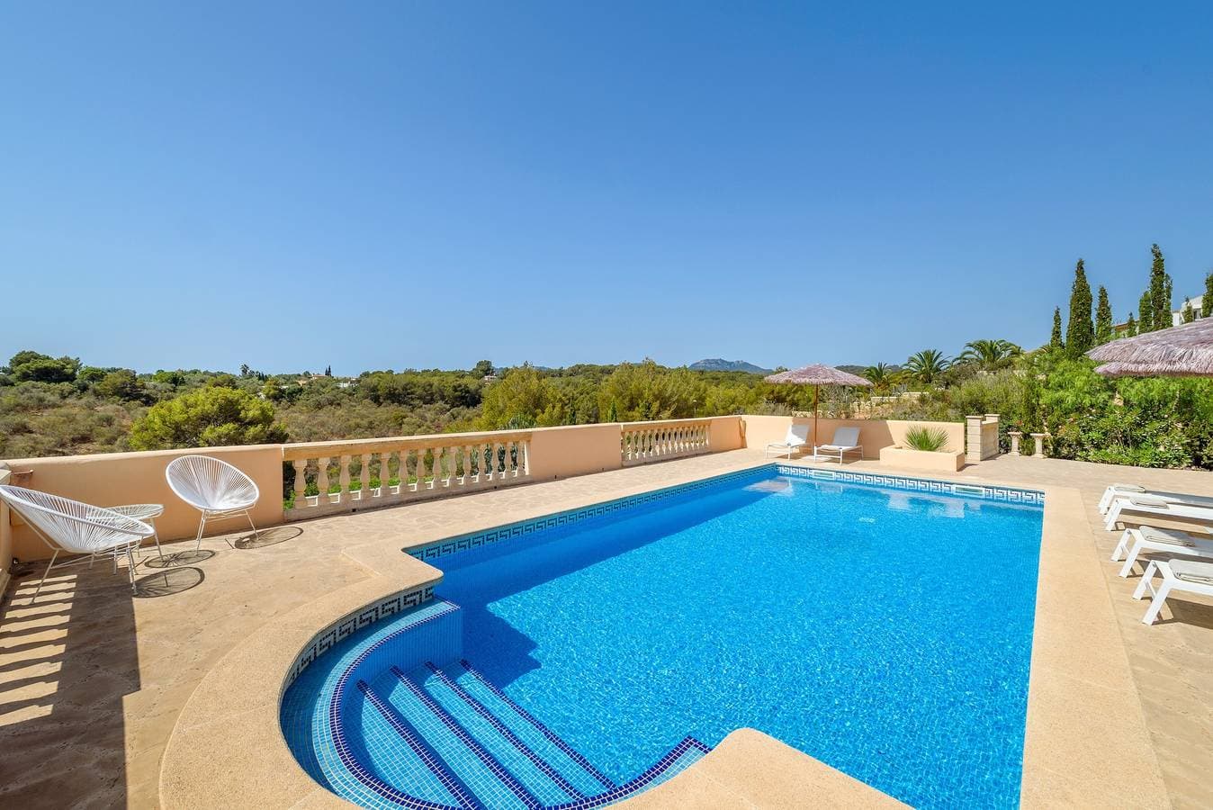 Foto 2 von 31: Villa Turo del Sol mit Meerfernblick, Pool, Garten, Terrasse, Balkon und WLAN