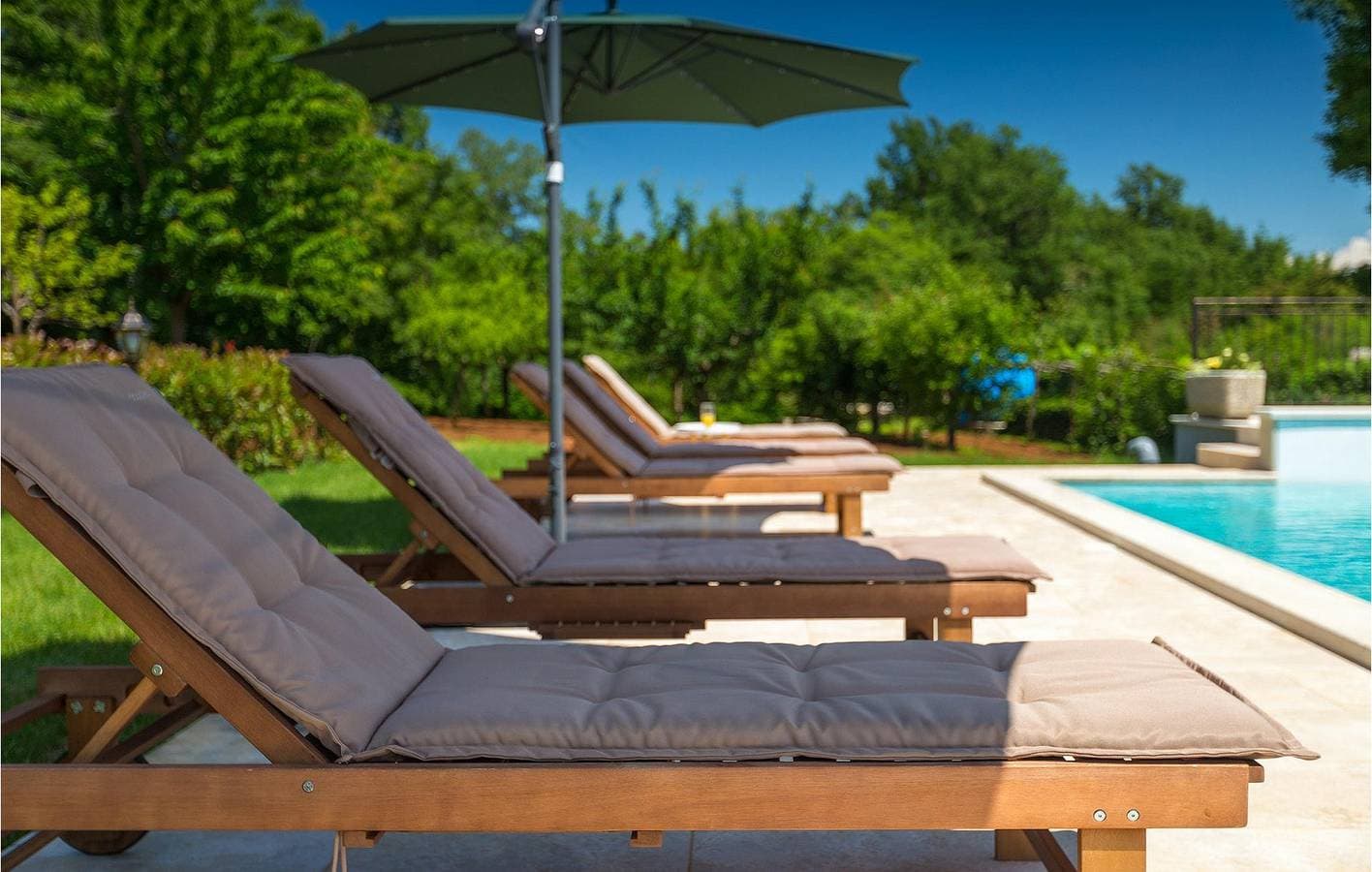 Foto 11 von 61: Gemütliche 2-Zimmer-Wohnung mit Pool, WLAN und Parkplatz in der Nähe von Restaurants