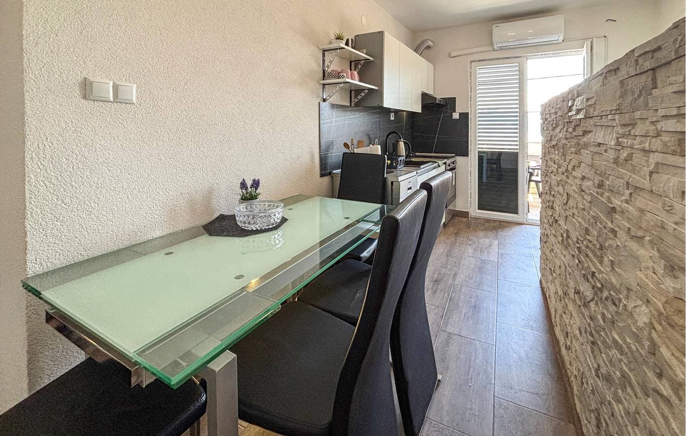 Foto 12 von 26: Gemütliche 1-Zimmer-Wohnung mit Terrasse, 600 m vom ruhigen Strand entfernt