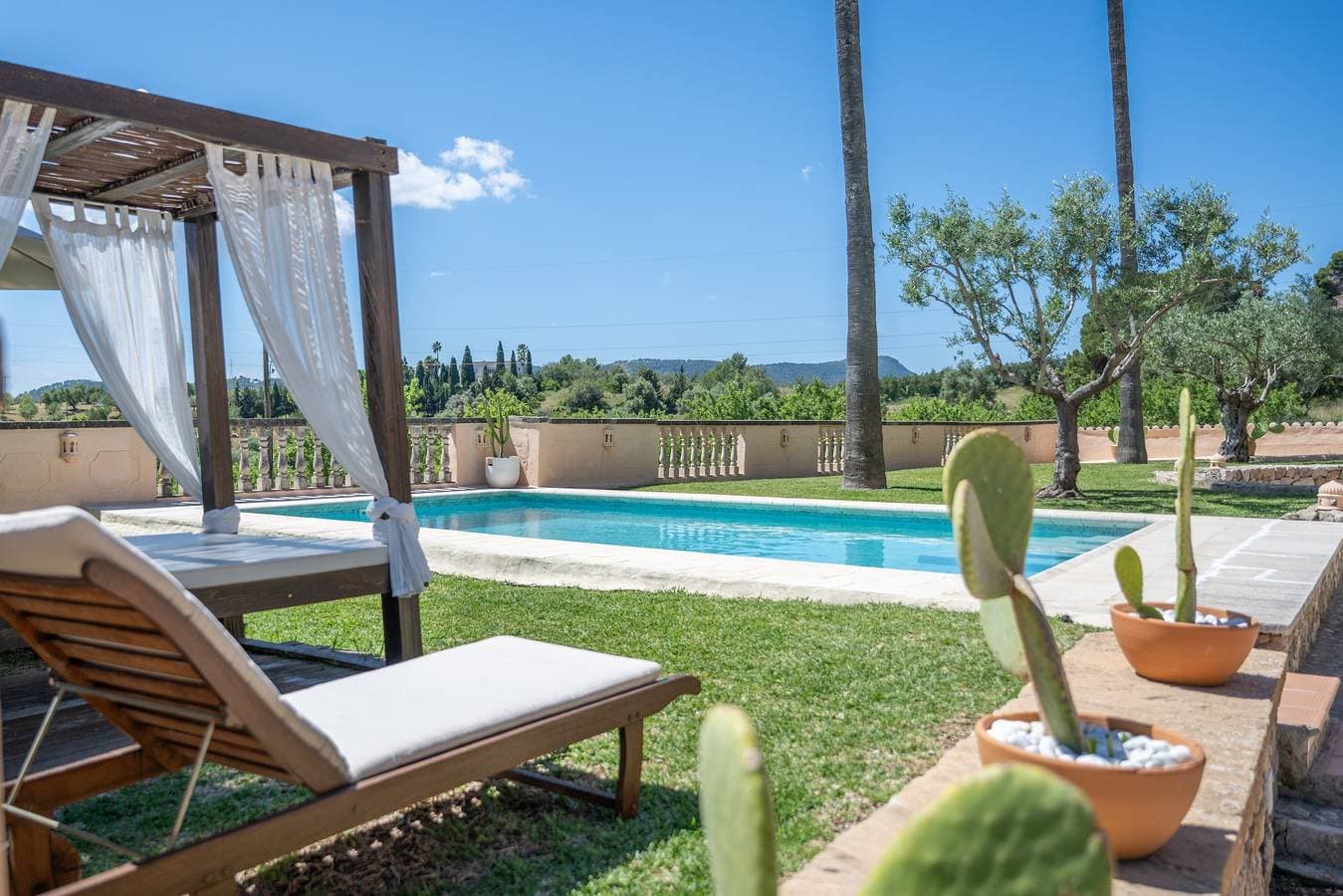 Foto 12 von 34: Ferienwohnung 'La Casita' mit Bergblick, Gemeinschaftspool und Wi-Fi