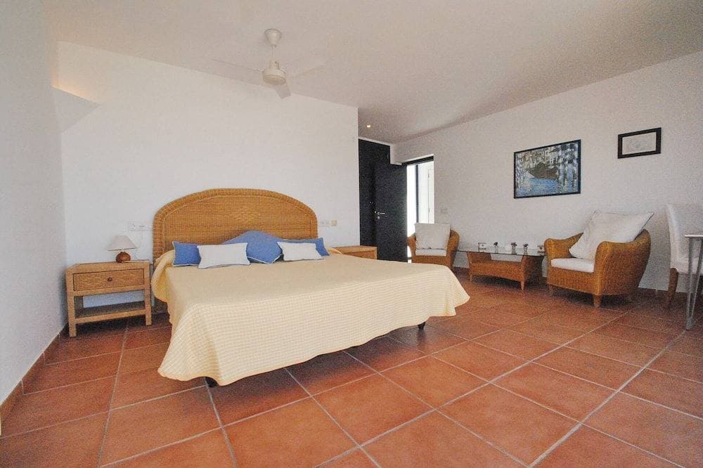 Foto 2 von 30: Frontlinie Villa In Es Forti, Cala d'Or