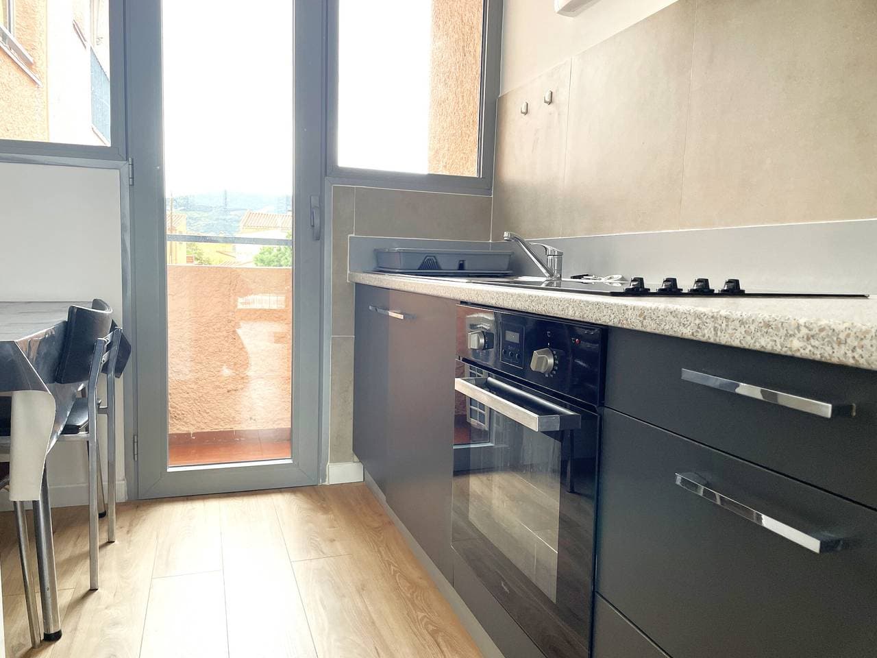 Foto 4 von 25: Komfortables Studio mit Meerblick, Loggia, Haustiere erlaubt und privater Parkplatz