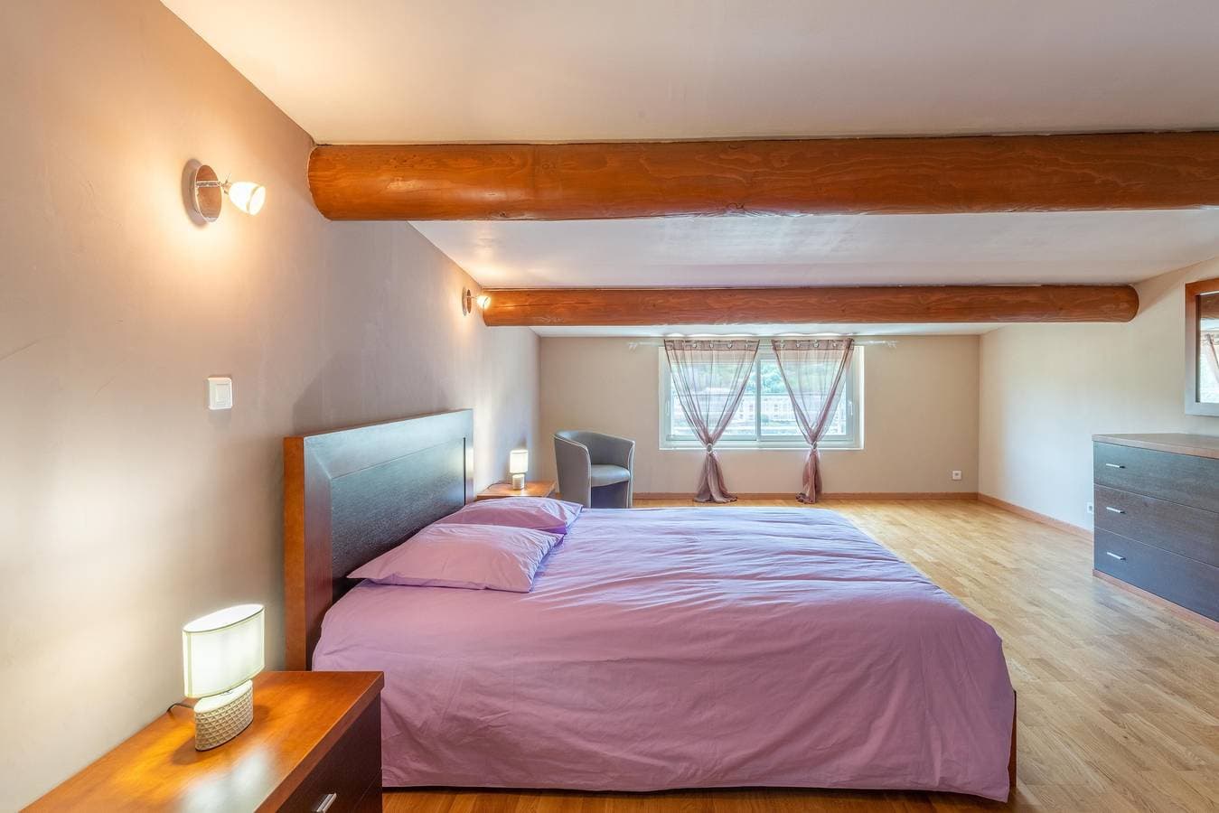 Foto 7 von 26: Ferienhaus „Villa du Soleil Levant“ mit Bergblick, WLAN & Klimaanlage