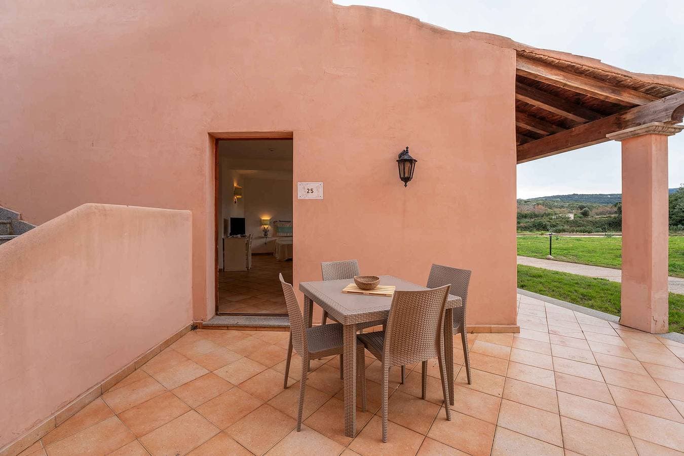 Foto 10 von 20: Ferienwohnung mit Terrasse und Gemeinschaftspool