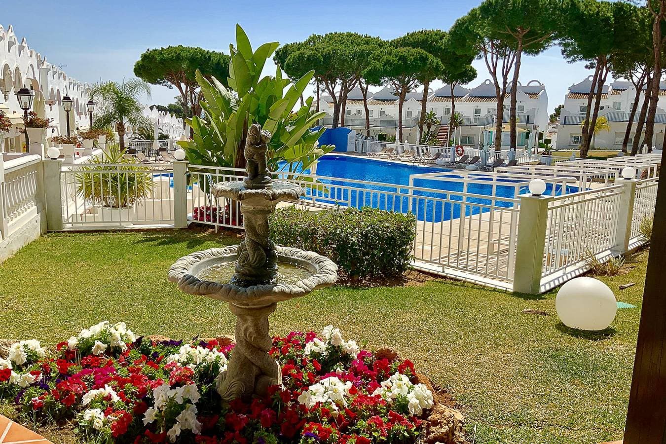 Foto 3 von 23: Marbella Resort 7 Pool Whirlpool Sauna