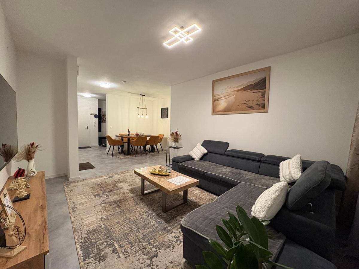Glory's Apartment 1