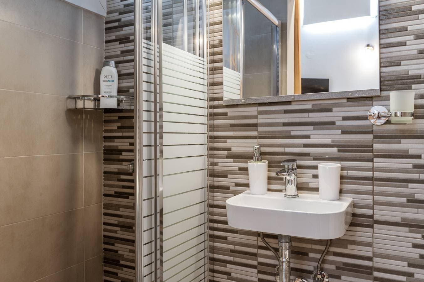 Foto 9 von 23: Ferienhaus 'Porto Galinini' mit Meerblick, WLAN und Klimaanlage