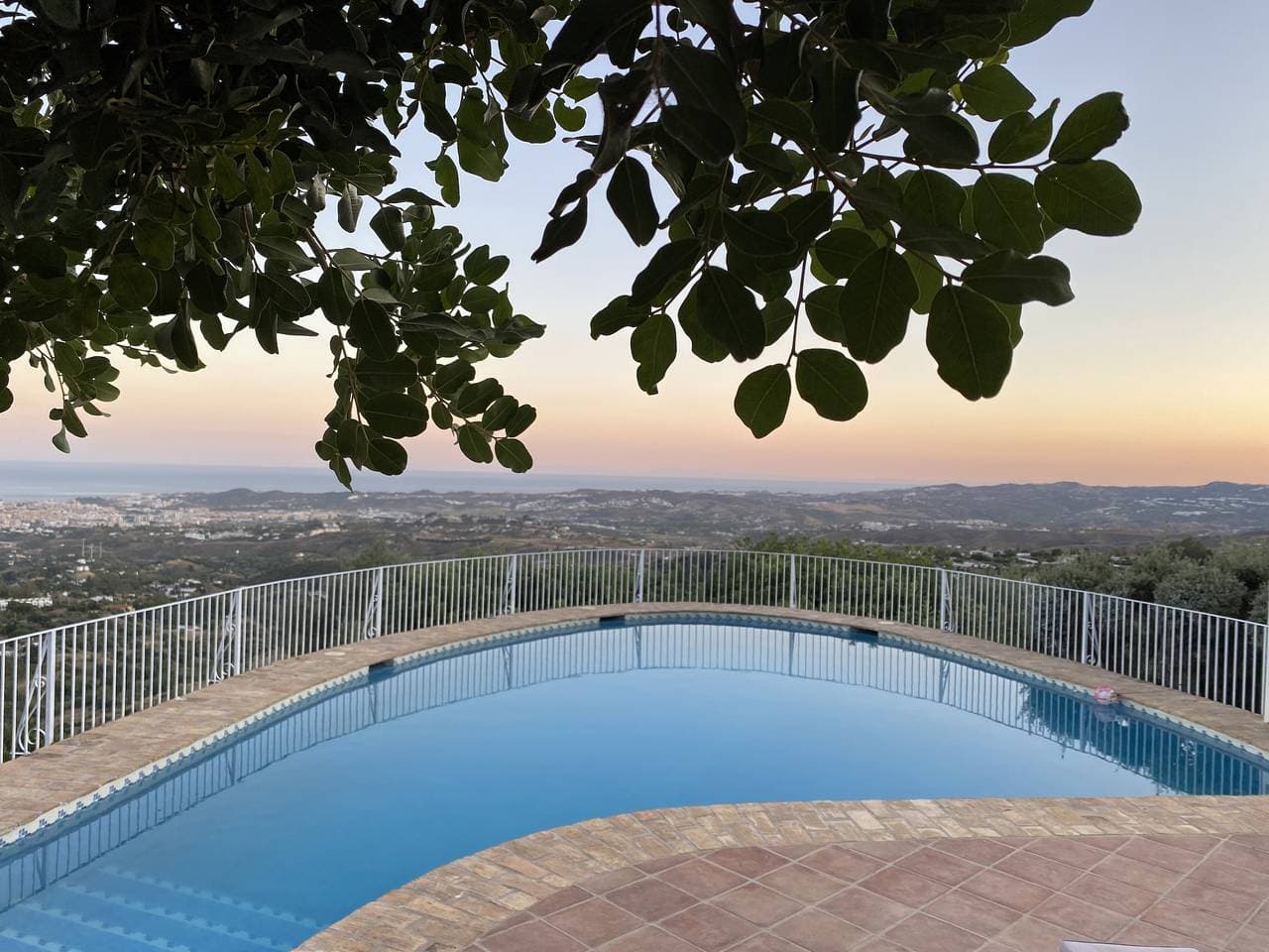 Foto 3 von 79: Villa Las Monjas - Astonishing Panoramic Sea View