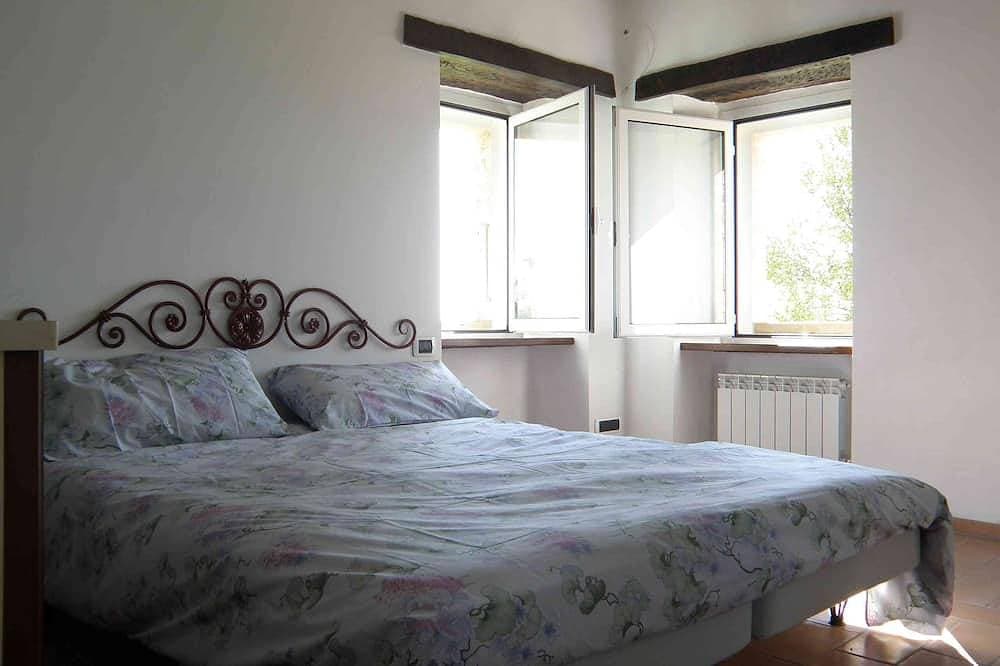 Foto 3 von 30: Villa mit Pool, nicht weit vom Meer, ruhig gelegen, mit herrlichem Ausblick