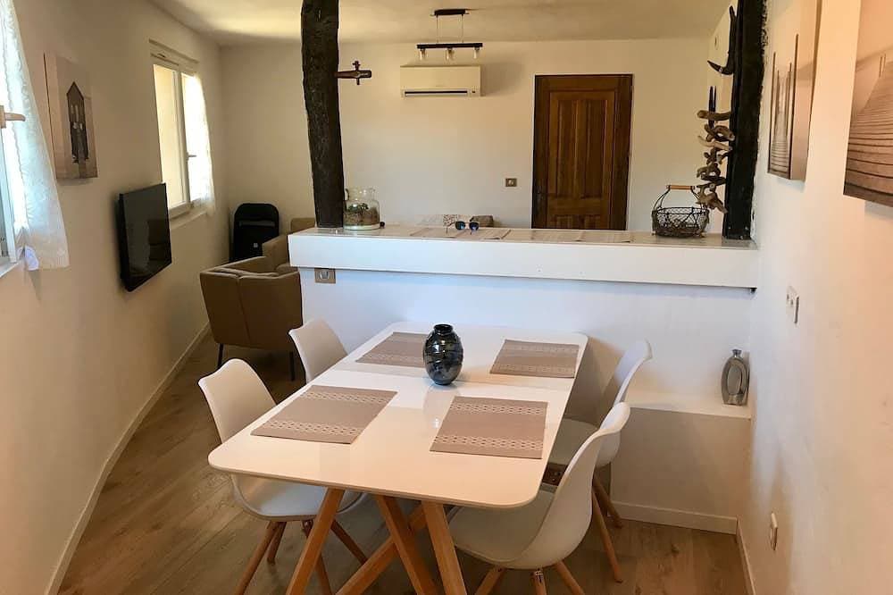 Foto 9 von 21: Villa unten im Herzen eines steinernen Weilers
