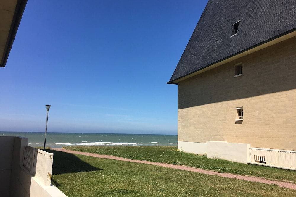 Foto 13 von 13: 2-Zimmer-Wohnung mit Meerblick, Loggia, Parkplatz und voller Ausstattung