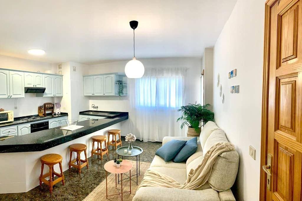Foto 6 von 40: Two-Bedroom Apartment