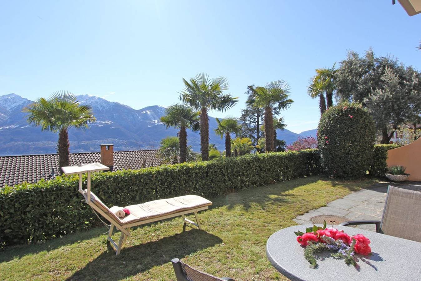 Foto 2 von 14: Parterrewohnung mit eigenem Garten in kleiner Residenz oberhalb Locarno.