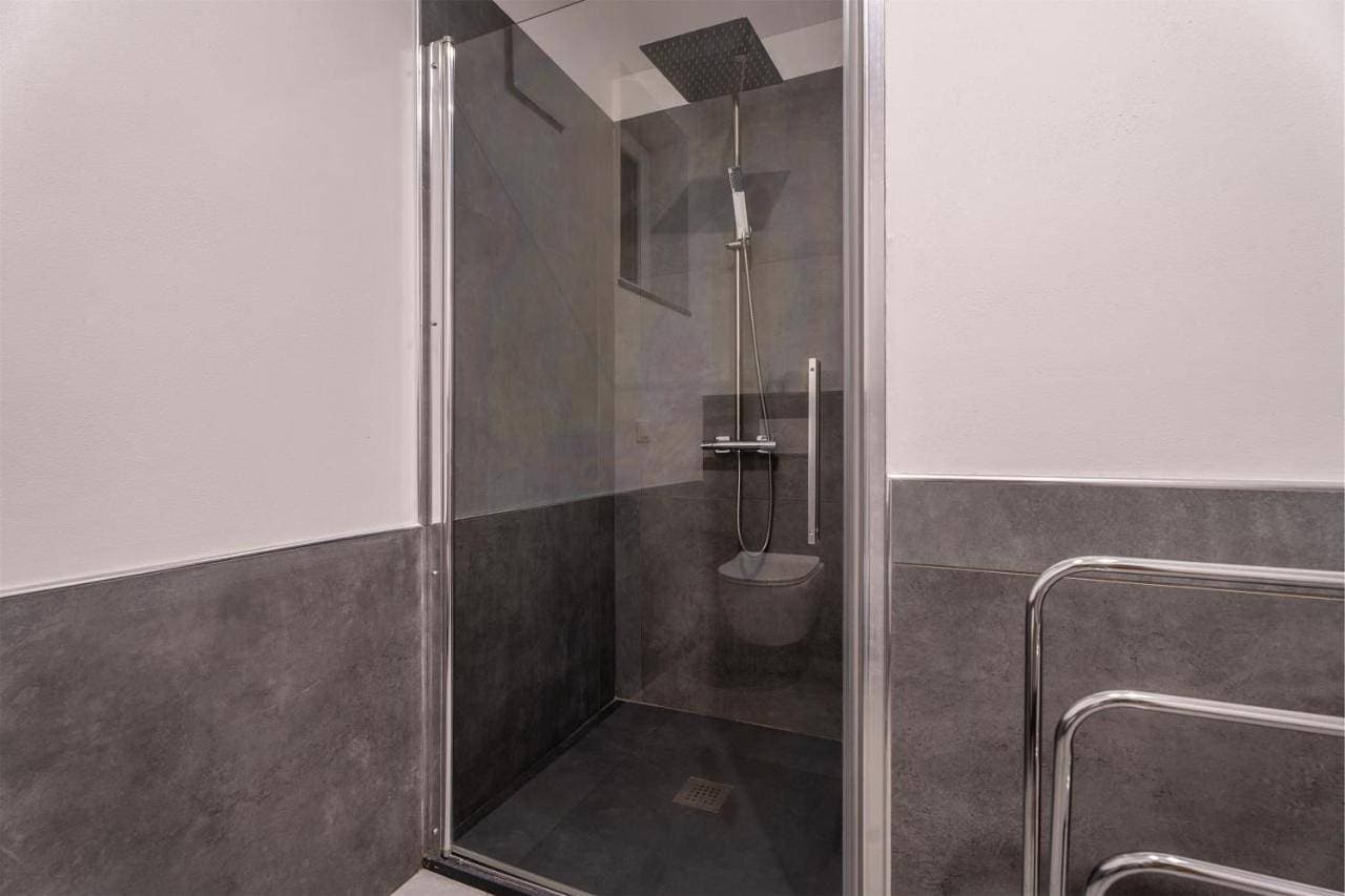 Foto 9 von 27: Double Room with Private Bathroom
