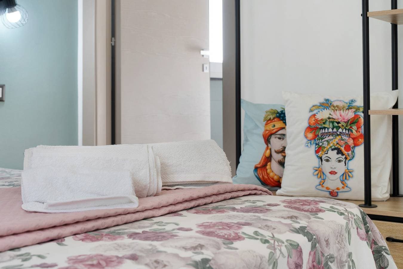 Foto 10 von 28: Zimmer 'Villa Maryam - Salvia' mit Gemeinschaftsterrasse, WLAN und Klimaanlage
