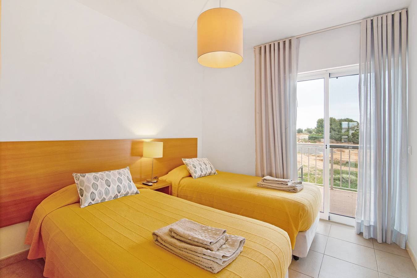 Foto 10 von 27: Ferienwohnung 'Costa Cabanas 62' nahe Strand mit Gemeinschaftspool & WLAN