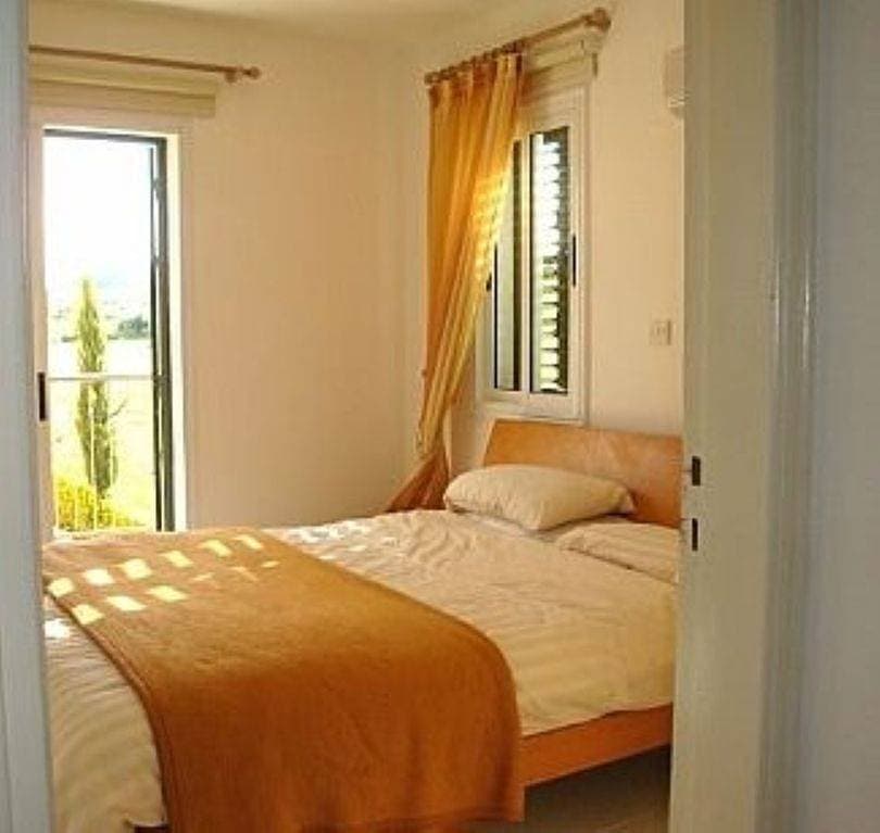 Foto 2 von 12: Ferienhaus für 4 Personen mit Pool