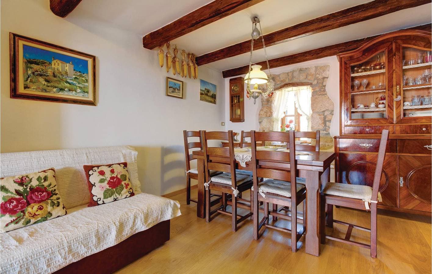 Foto 9 von 43: Gemütliche 1-Zimmer-Wohnung mit Terrasse, WLAN und Parkplatz in der Nähe des Tiha-Strandes