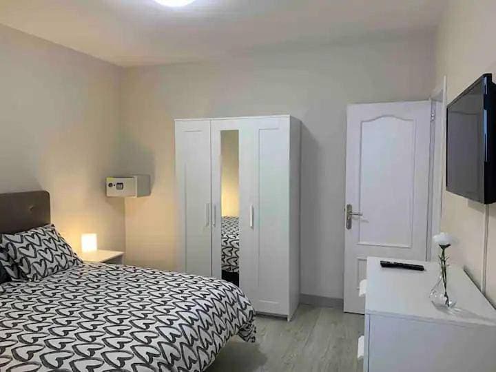 Foto 7 von 28: One-Bedroom Apartment