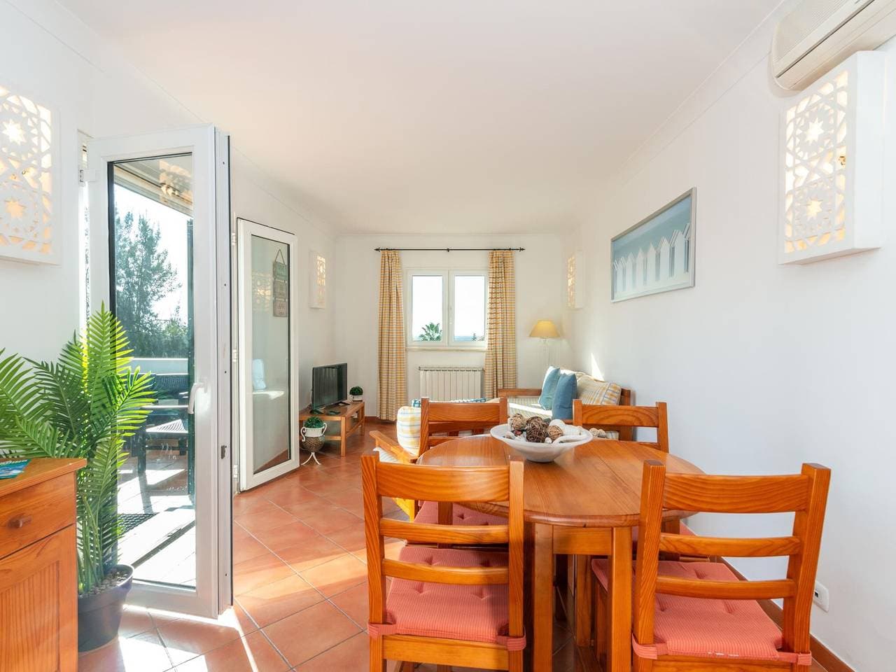 Foto 6 von 35: Ferienwohnung für 4 Personen mit Terrasse