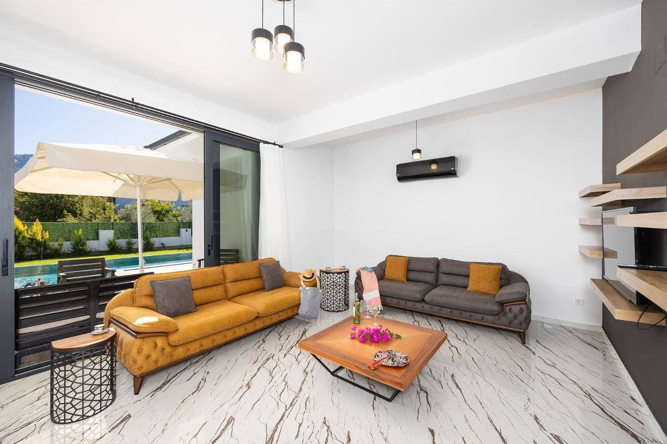 Foto 4 von 25: Villa für 8 Personen mit Garten