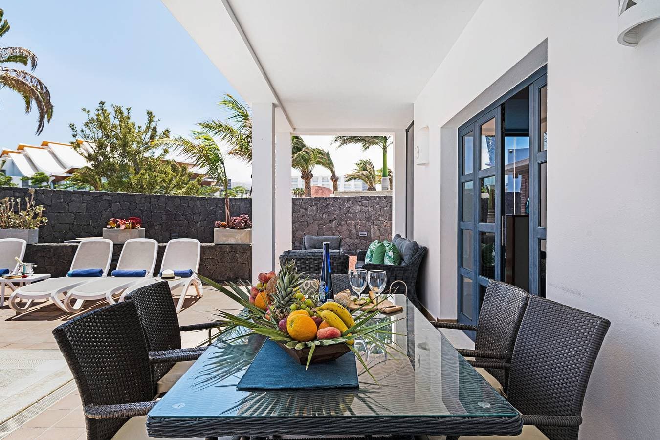 Foto 2 von 45: Elegante Villa nahe dem Strand mit Pool, Sauna, Whirlpool und Terrasse