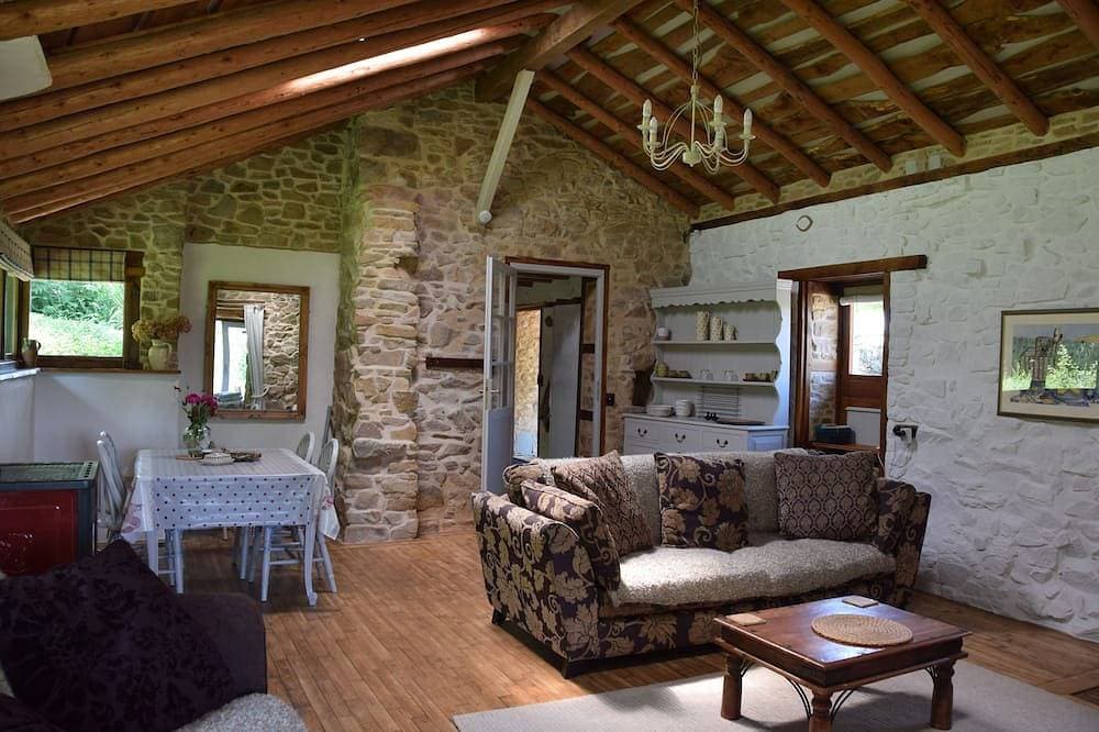 Foto 8 von 22: Geräumiges Ferienhaus mit schöner Aussicht und Garten / Wald, In Privatbesitz