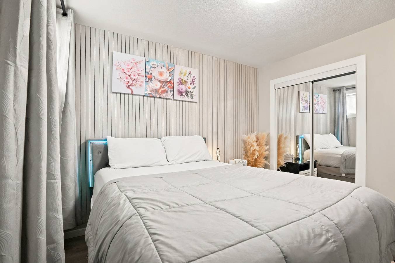 Foto 3 von 23: Gemütliches Apartment mit 1 Schlafzimmer in Calgary mit Kochnische
