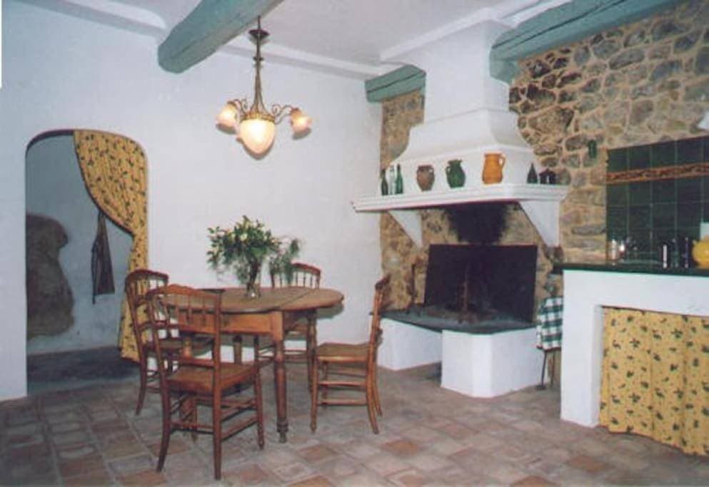 Foto 4 von 5: Two-Bedroom House
