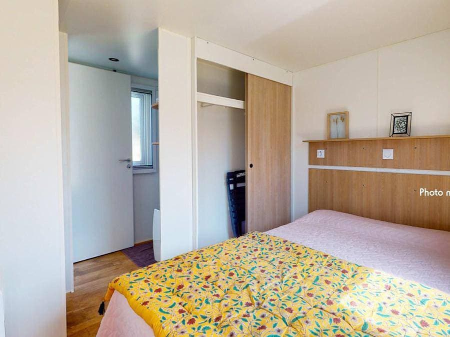Foto 11 von 24: Camping Siblu Les Dunes De Contis - Funpass inclus - Mobilheim 8 personen - Essential 3ch 8p Signature clim