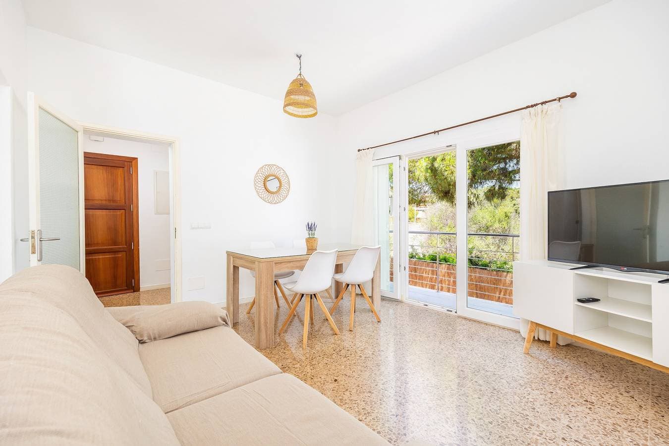 Foto 4 von 24: Apartment 'Punta Mitjana Portopetro' mit Balkon, WLAN und Klimaanlage