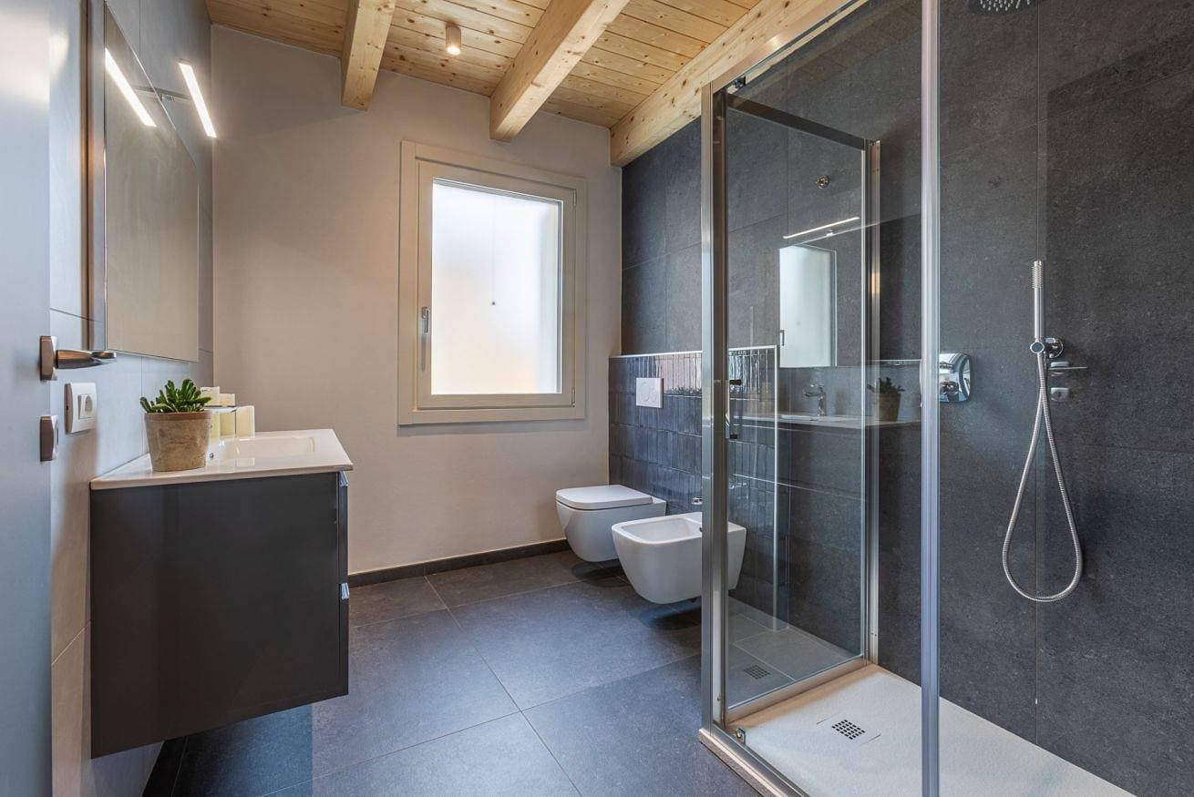 Foto 13 von 43: Ferienwohnung für 9 Personen mit Balkon
