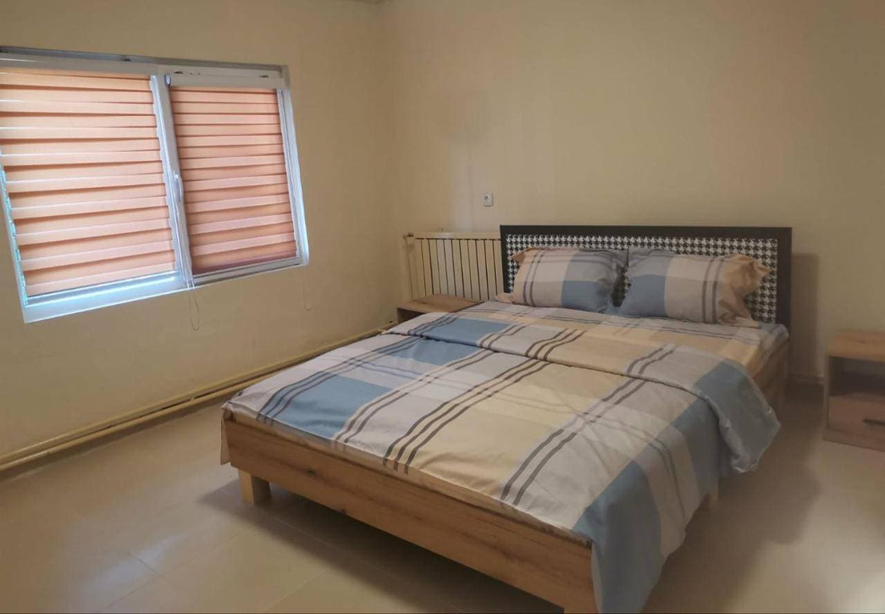 Foto 2 von 6: Twin Room with Private Bathroom