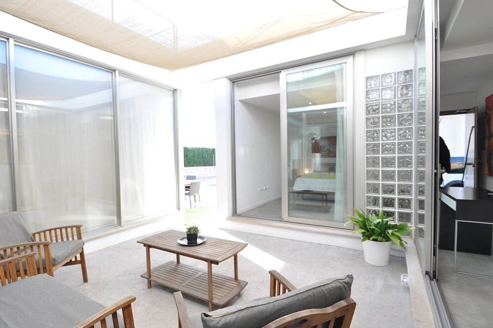 Foto 11 von 30: Moderna Villa cerca del golf y con piscina privada, ideal para familias - ofert