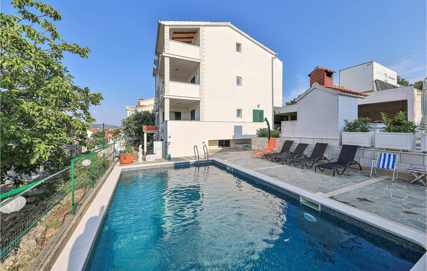 Apartment mit Meerblick, Pool und Terrasse, 700 m vom Strand entfernt 1