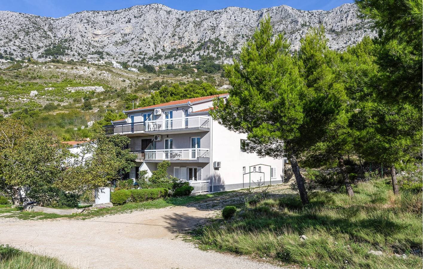 Terrassen-Apartment am Strand mit WiFi und Parkplatz. 1