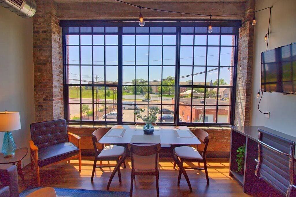 Chic Ultramodern Studio Loft w/ Designer Features 1
